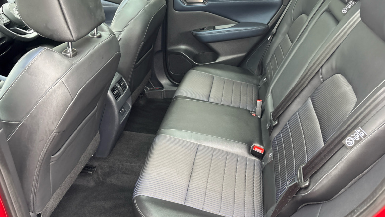 Nissan Qashqai 1.3 DiG-T MH 158 Tekna 5dr Xtronic Petrol Hatchback